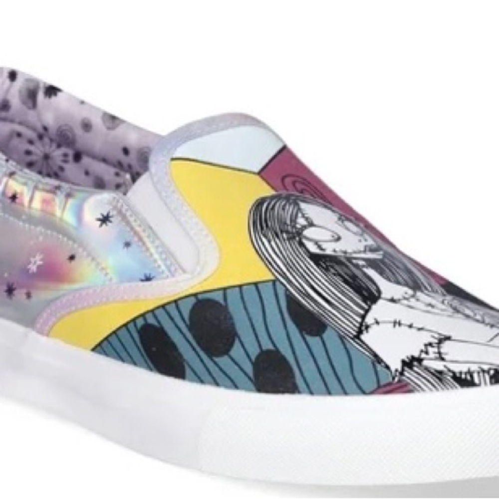 Women’s Disney Nightmare Before Christmas Low Top Slip-On Sneakers Size 7.5